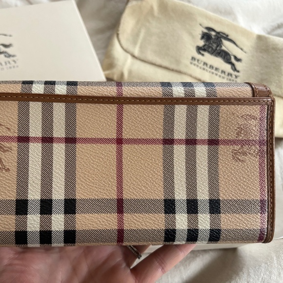 Authentic Burberry Haymarket Penrose Continental Wallet - Picture 5 of 10